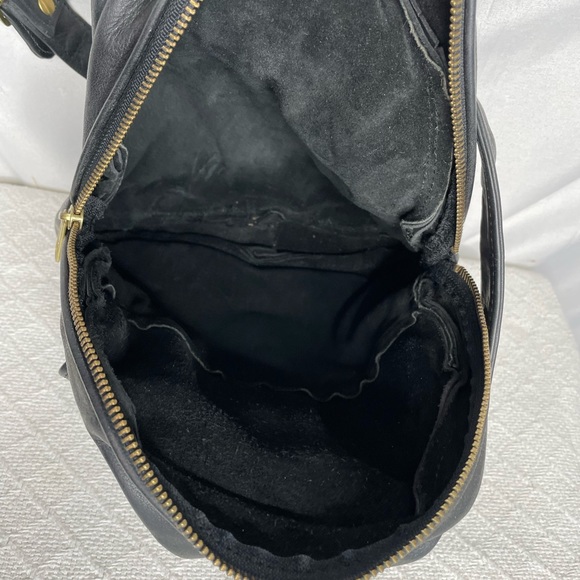 Vintage black leather single strap purse sling bag backpack - Picture 4 of 7